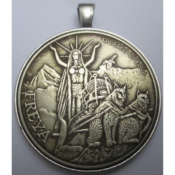 Freya Goddess of Love Silver Coin/Pendant - Picture 1 of 5